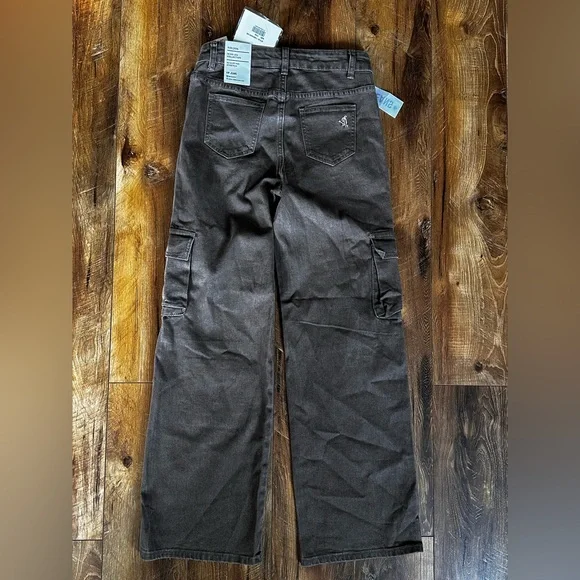 VIP size 7/28 cargo jeans - Picture 5 of 6